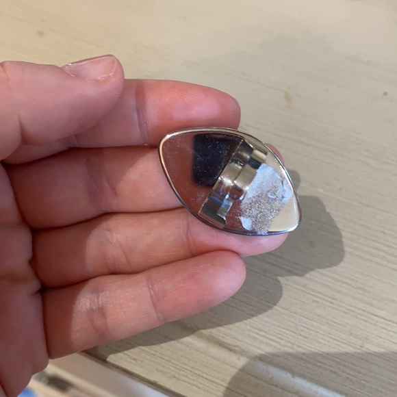 Ring - Picture 3 of 4